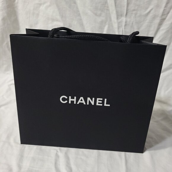 Chanel Gift Shopping Bag Camellia Flower 7.25 x 8.5 x 3.25 in Rope Handle Empty - Picture 4 of 9